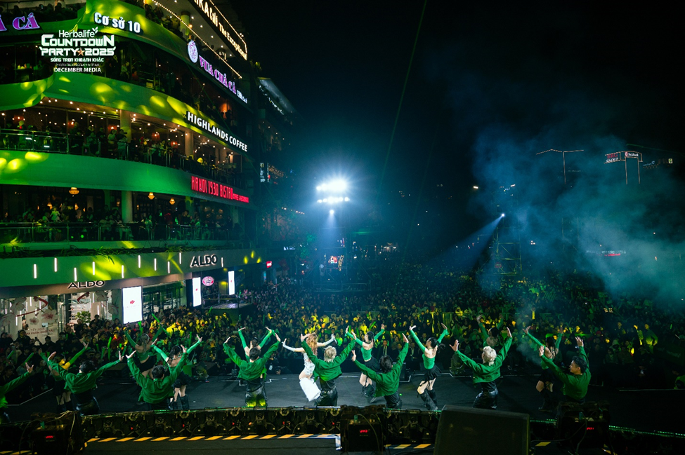 Herbalife Việt Nam tài trợ Chương trình 'Chào Năm Mới 2025' tại Hà Nội 