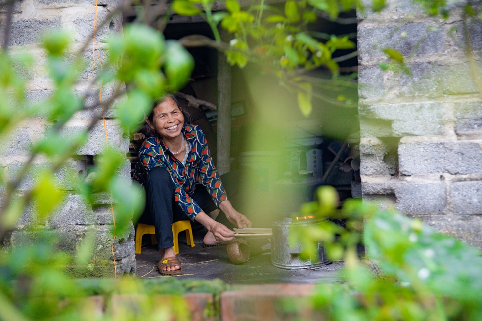 Bếp đun ít khói và bước chân đồng hành của Tập đoàn TH trên hành trình trung hoà carbon