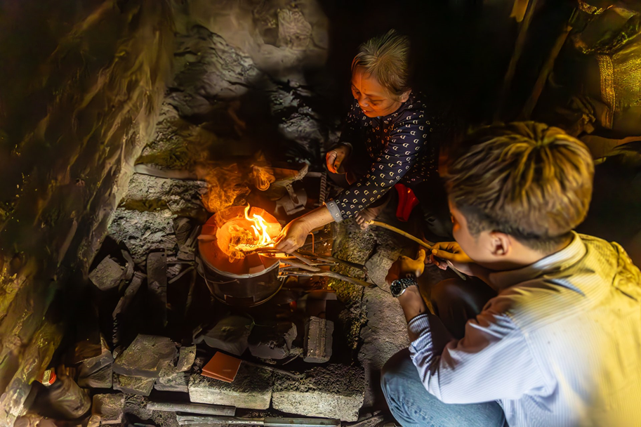 Bếp đun ít khói và bước chân đồng hành của Tập đoàn TH trên hành trình trung hoà carbon