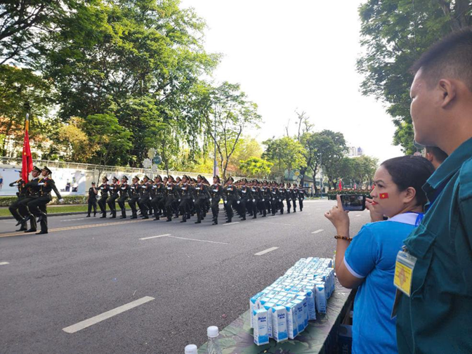 Dalatmilk tiếp sức tổng duyệt diễu binh, diễu hành mừng Đại lễ 30-4