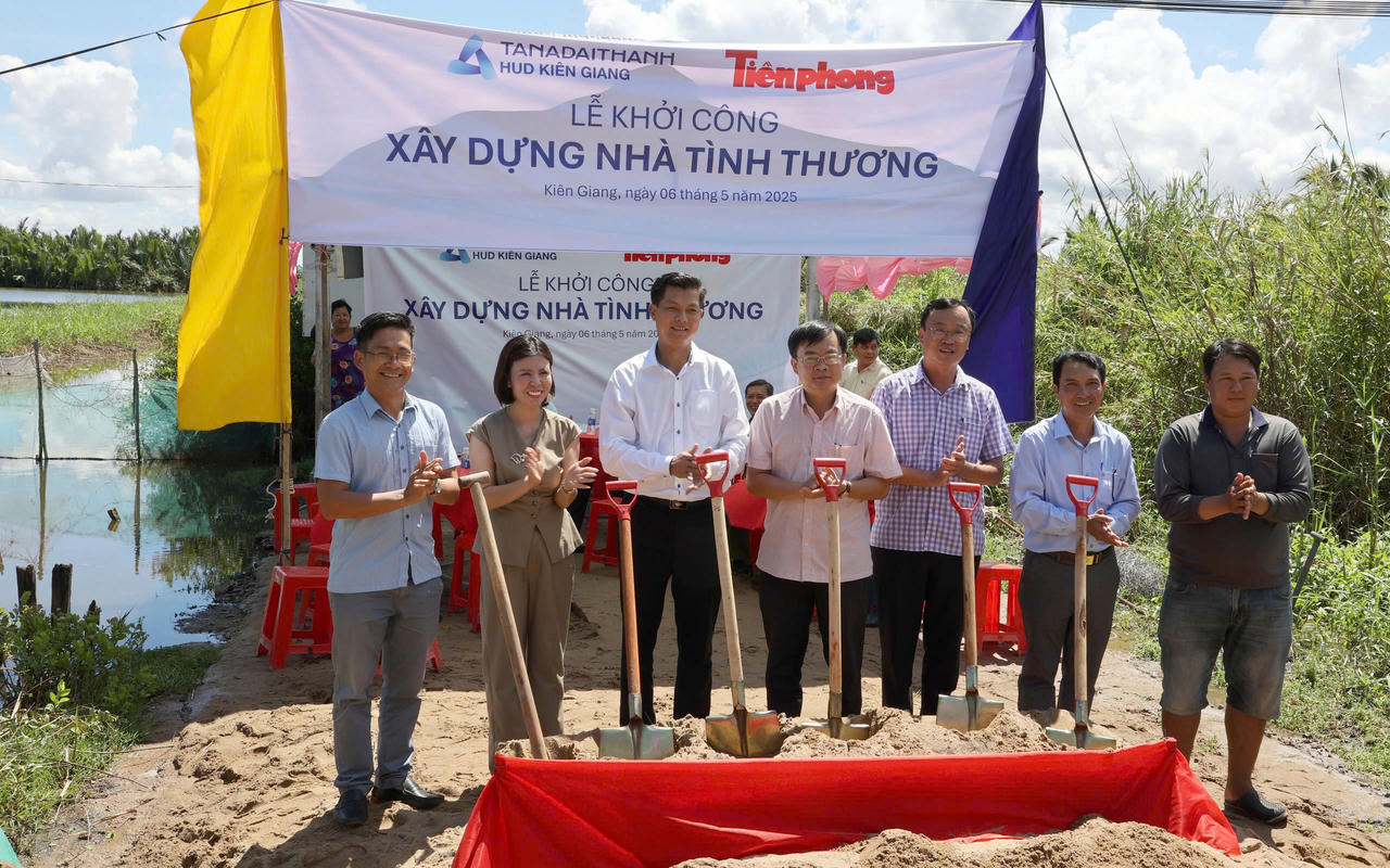 Tân Á Đại Thành tiếp sức miền Tây vượt hạn mặn