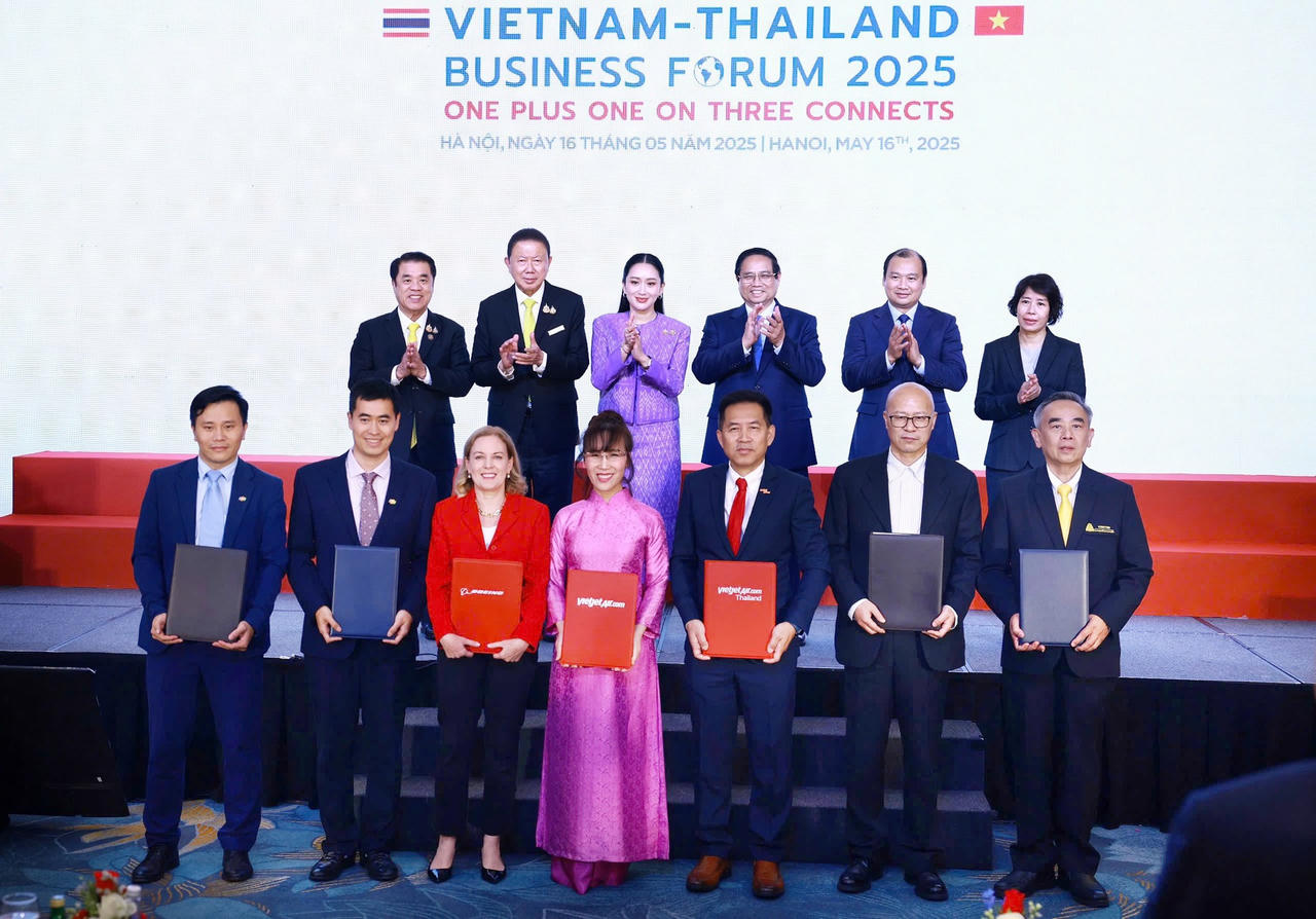  Thủ tướng Việt Nam và Thái Lan chứng kiến thỏa thuận chuyển giao 50 tàu bay Boeing cho Vietjet Thái Lan