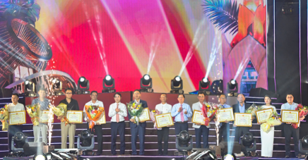 Nam A Bank 'SAY HI' Nha Trang cùng lễ hội văn hoá - du lịch biển Nha Trang 2025