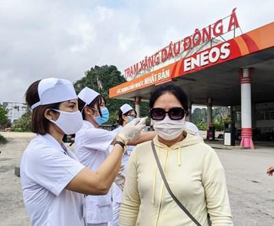 Xét nghiệm nhanh COVID-19 tại các chốt kiểm soát ở cửa ngõ Hải Phòng