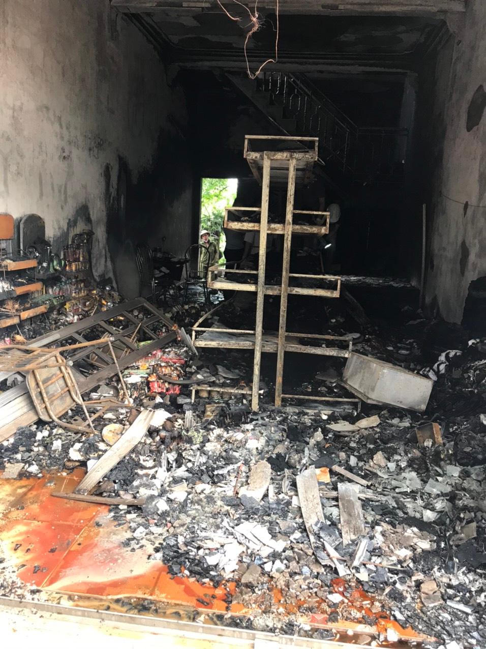 Điều tra vụ hai vợ chồng chết cháy bất thường trong đêm