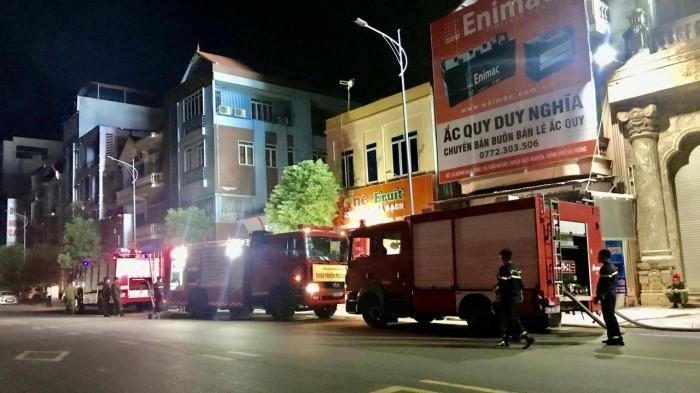 Chợ Núi Đèo bốc cháy trong đêm, hàng trăm tiểu thương điêu đứng