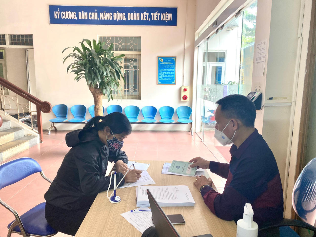 Hải Phòng: Trên 114 nghìn lao động bị ảnh hưởng bởi Covid-19 được nhận tiền hỗ trợ