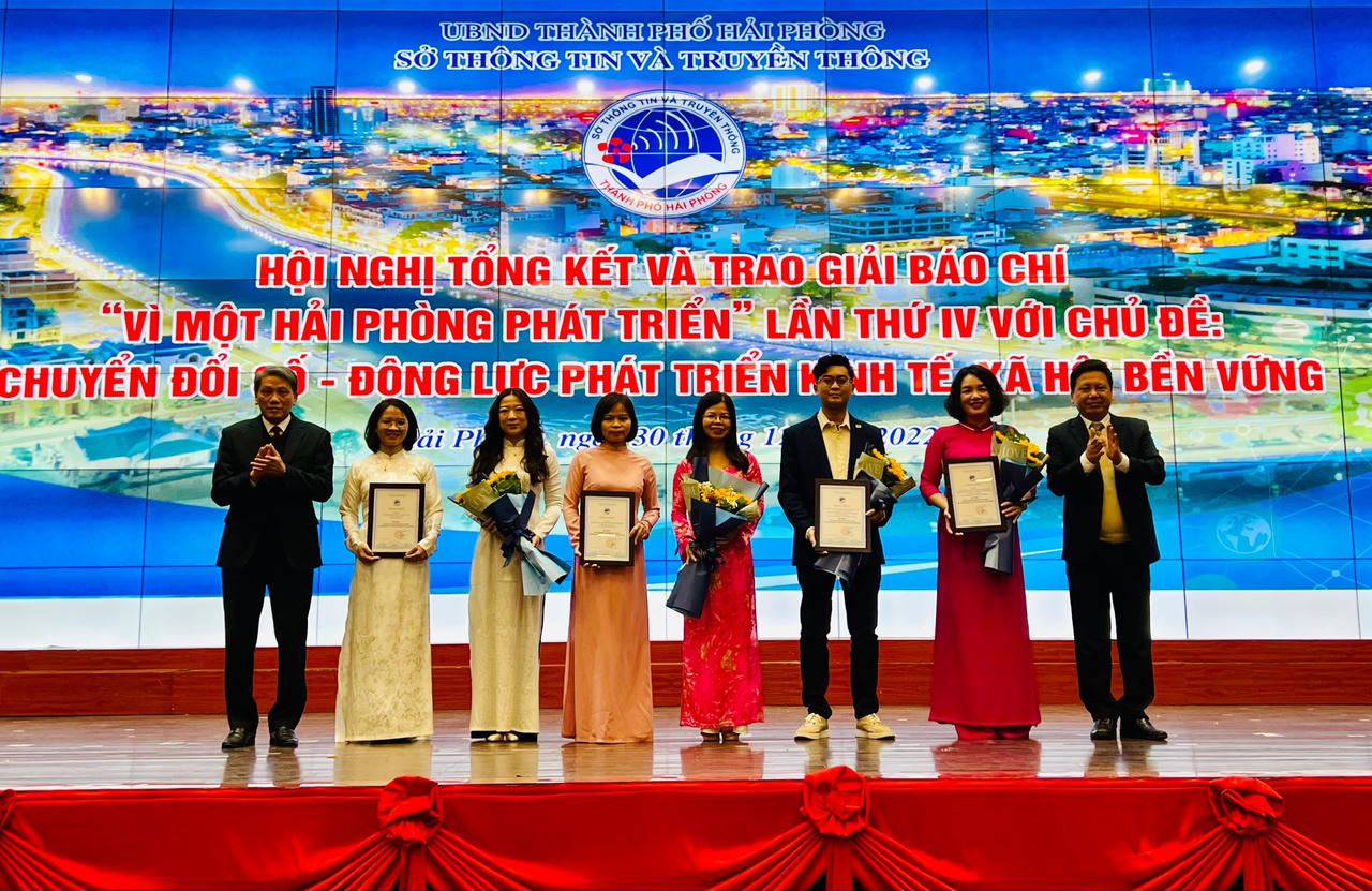 Hải Phòng trao giải báo chí 'Vì một Hải Phòng phát triển'