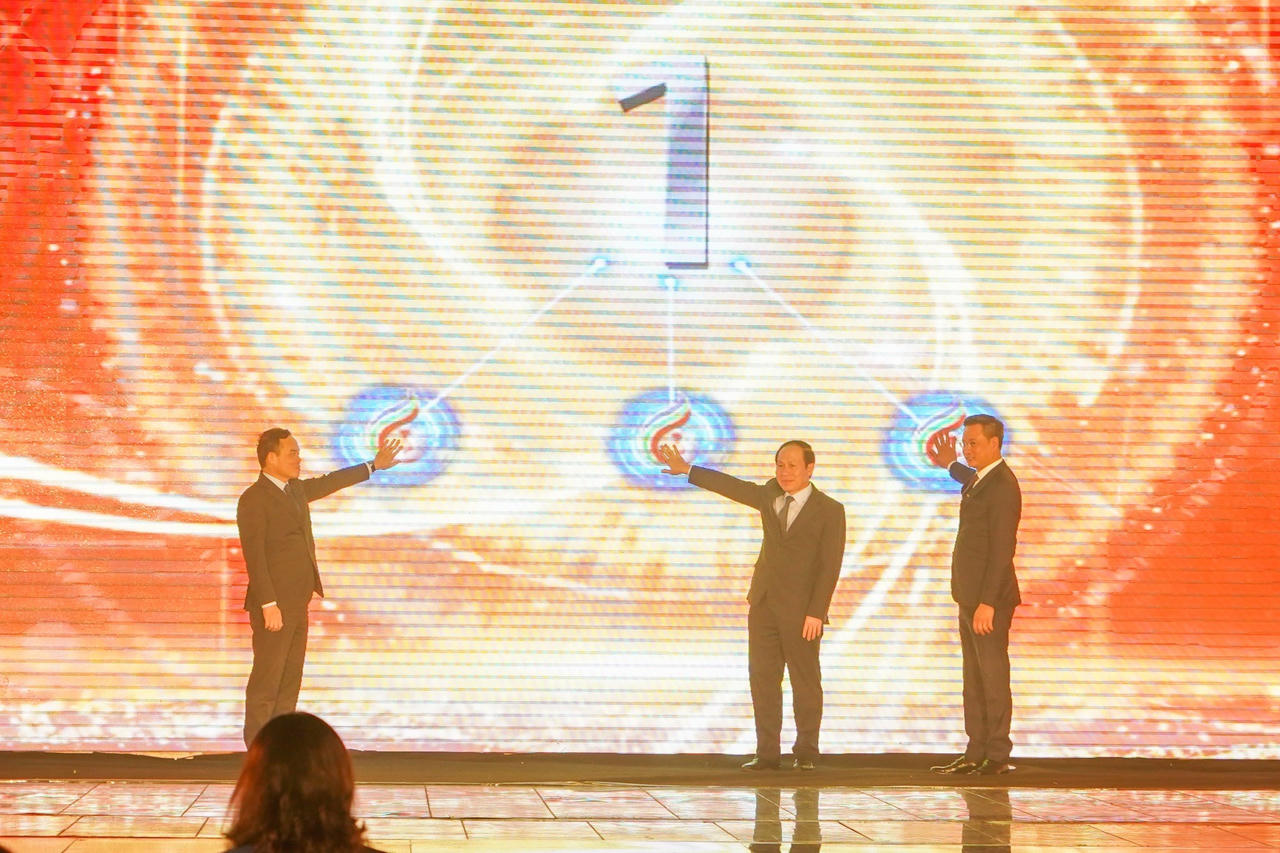 Phó Thủ tướng Trần Lưu Quang dự khai mạc Liên hoan Truyền hình toàn quốc lần thứ 41