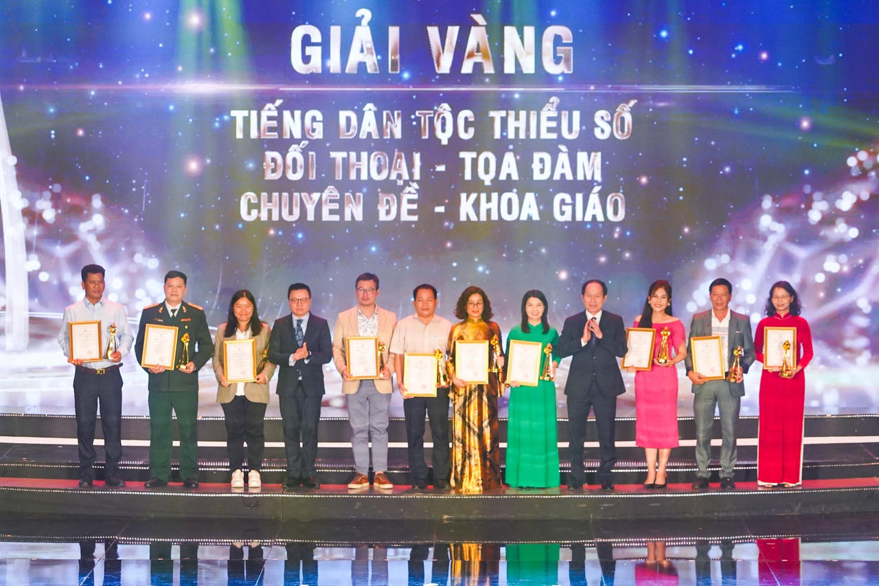 Phó Thủ tướng Trần Hồng Hà ghi nhận nỗ lực của người làm báo hình