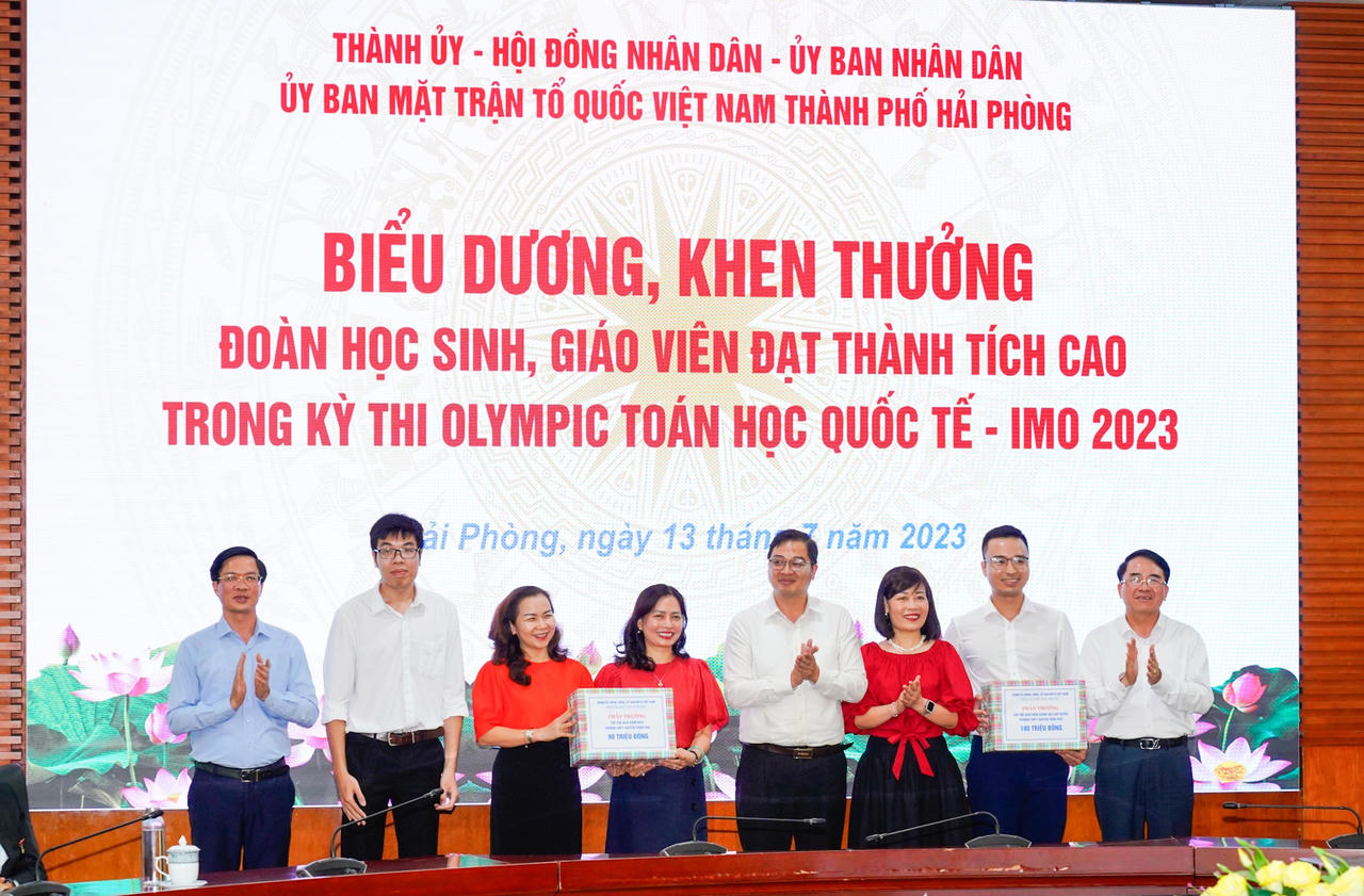 Hải Phòng: Khen thưởng thầy, trò đoạt huy chương Olympic Toán Quốc tế năm 2023