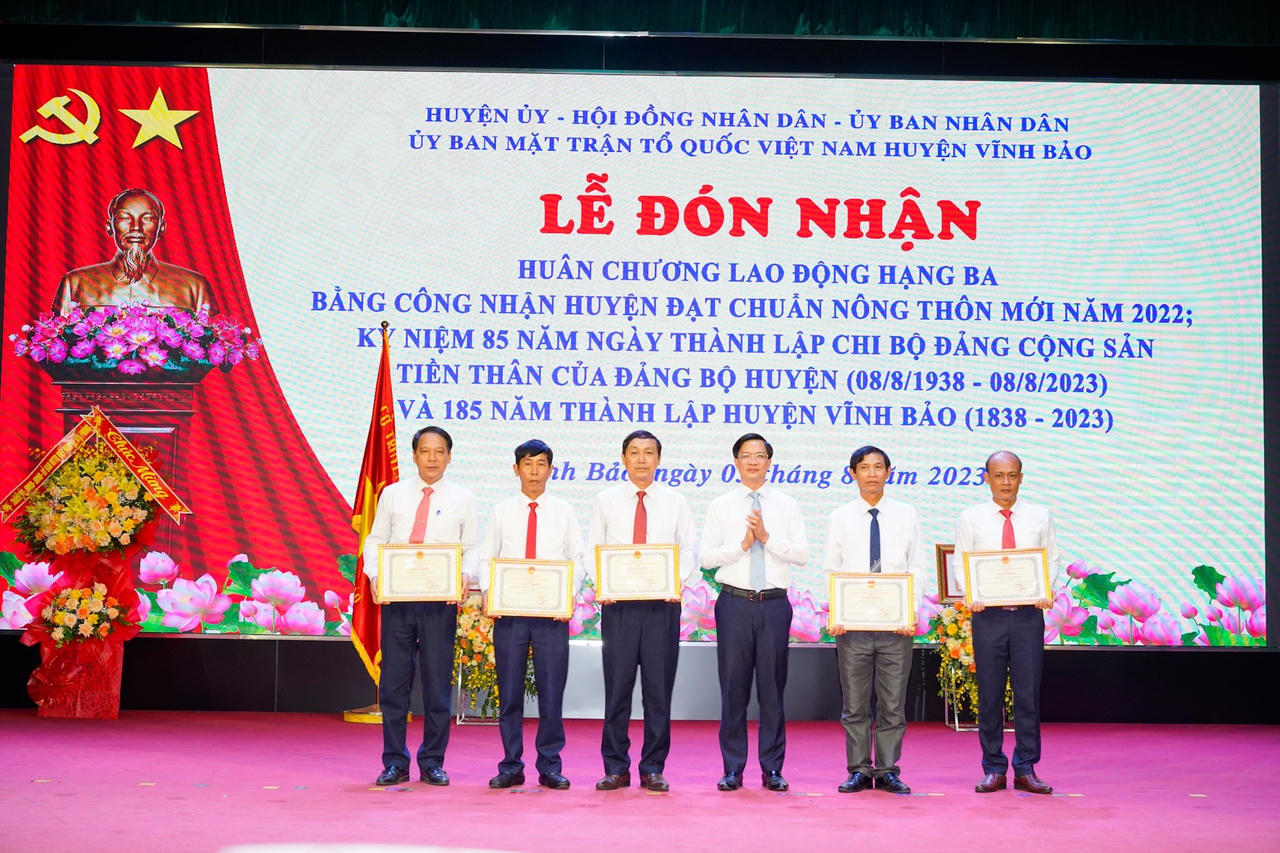 Huyện Vĩnh Bảo (Hải Phòng): Đón nhận Huân chương Lao động hạng Ba, công bố đạt chuẩn Nông thôn mới