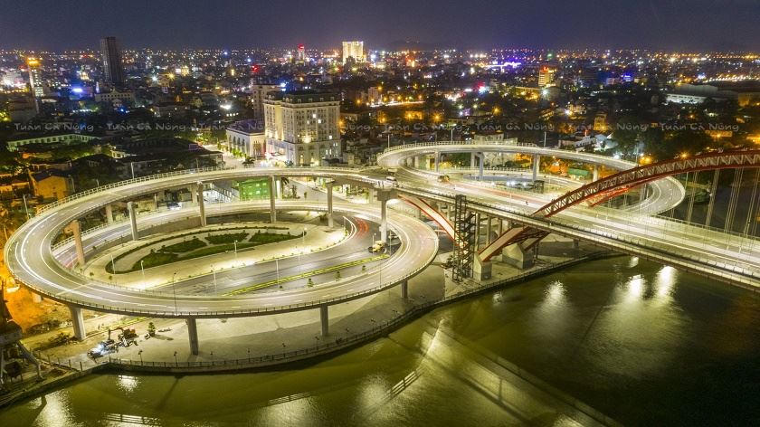 Vĩnh biệt “Trái tim màu Phượng đỏ”