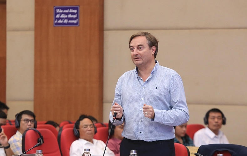 Lãnh đạo 4 tỉnh thành bàn việc liên kết để phát triển KCN trục cao tốc phía Đông miền Bắc