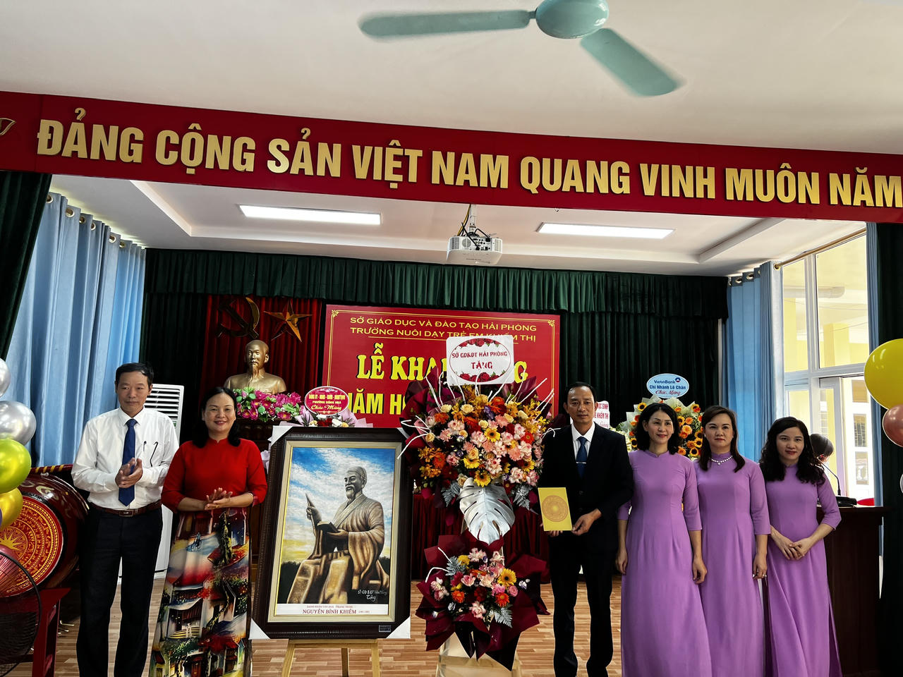 Hơn 400 học sinh khiếm thính, khiếm thị Hải Phòng chào đón năm học mới