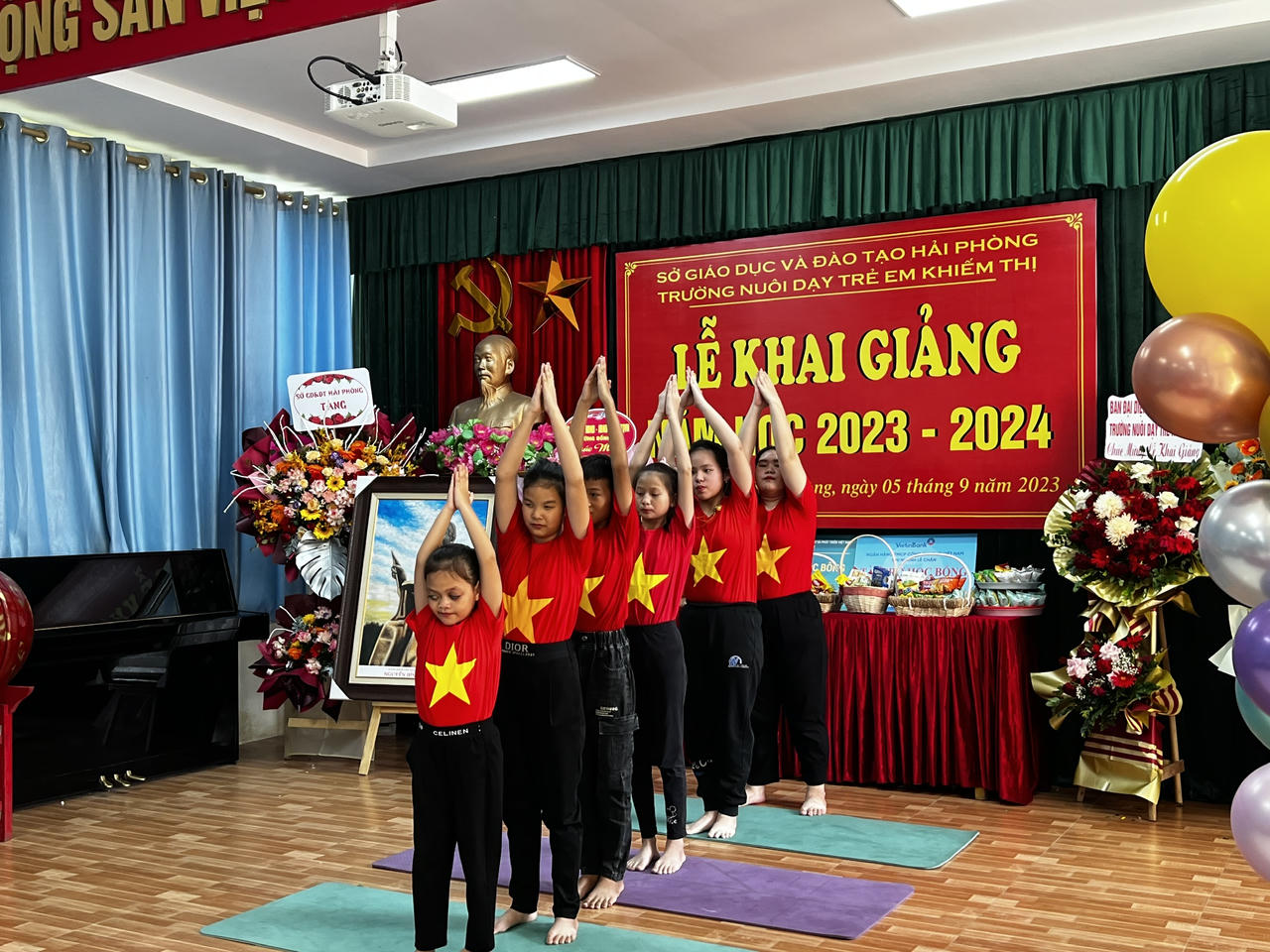 Hơn 400 học sinh khiếm thính, khiếm thị Hải Phòng chào đón năm học mới