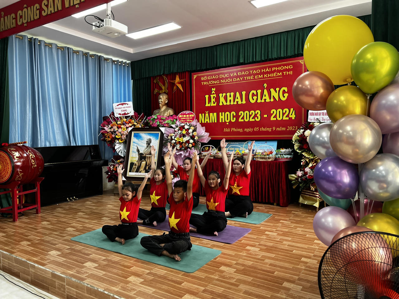 Hơn 400 học sinh khiếm thính, khiếm thị Hải Phòng chào đón năm học mới