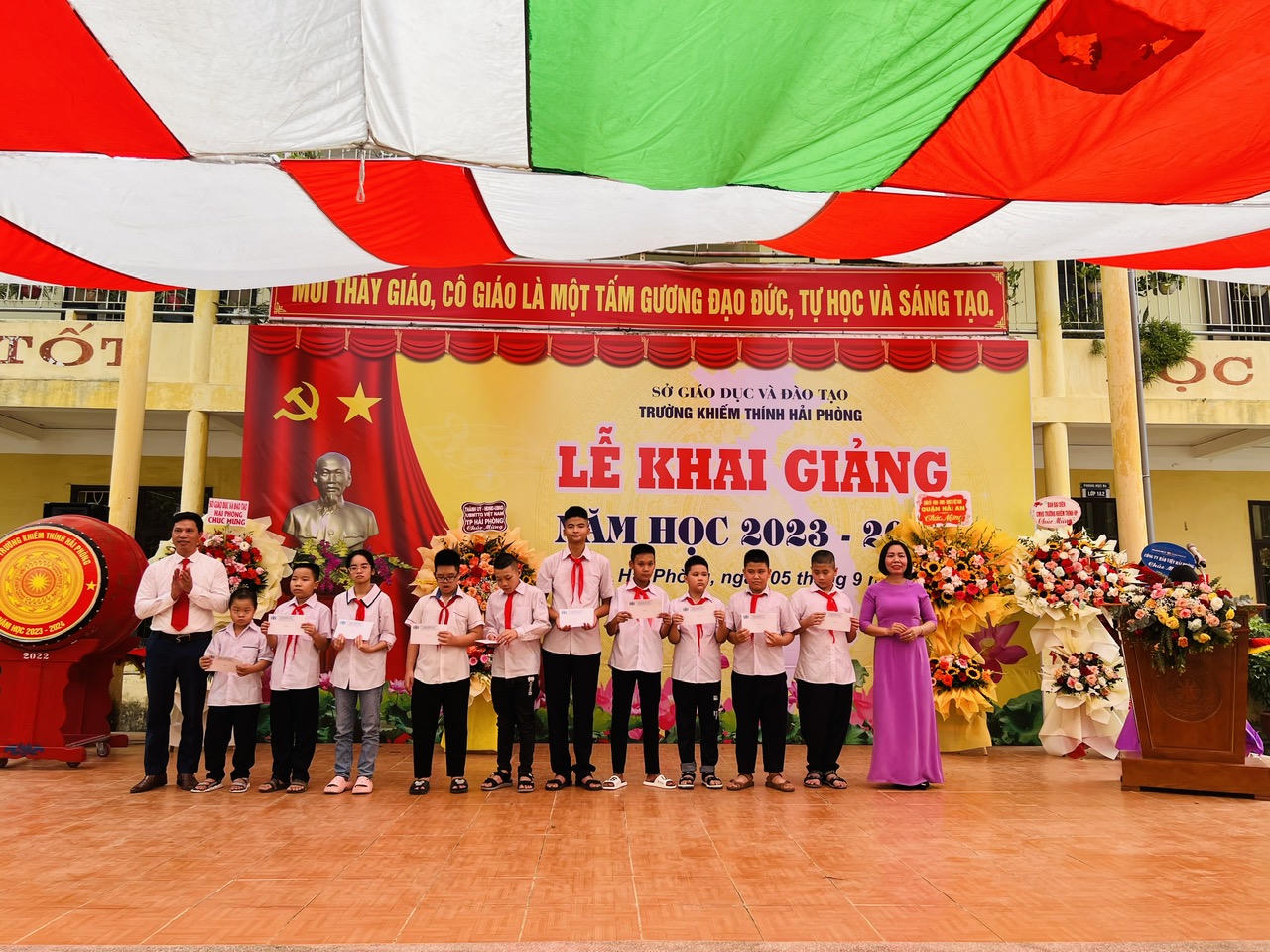 Hơn 400 học sinh khiếm thính, khiếm thị Hải Phòng chào đón năm học mới