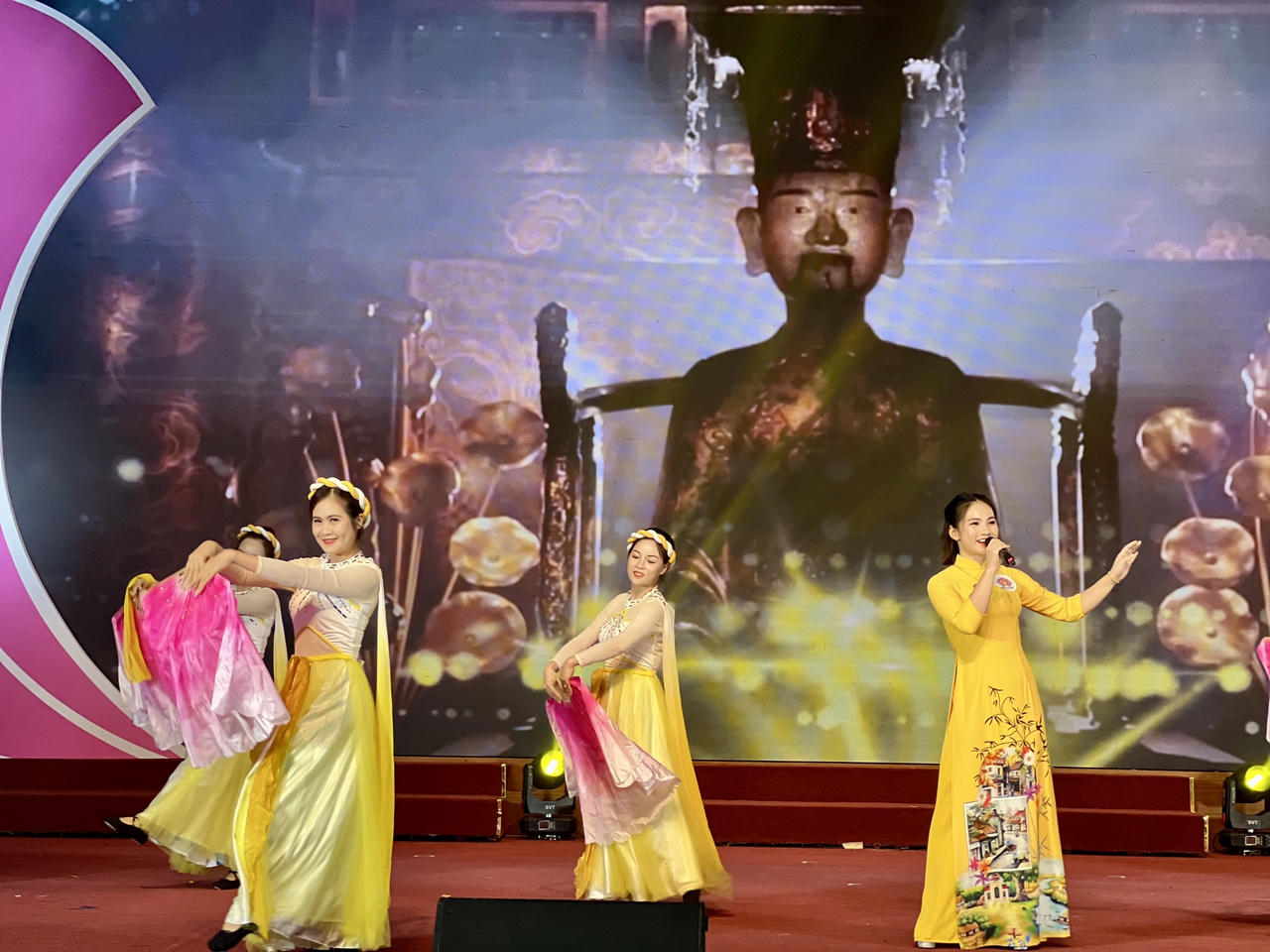 Sôi nổi các phần thi Hoà giải viên giỏi tại vòng loại miền Bắc