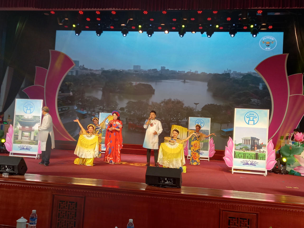 Sôi nổi các phần thi Hoà giải viên giỏi tại vòng loại miền Bắc