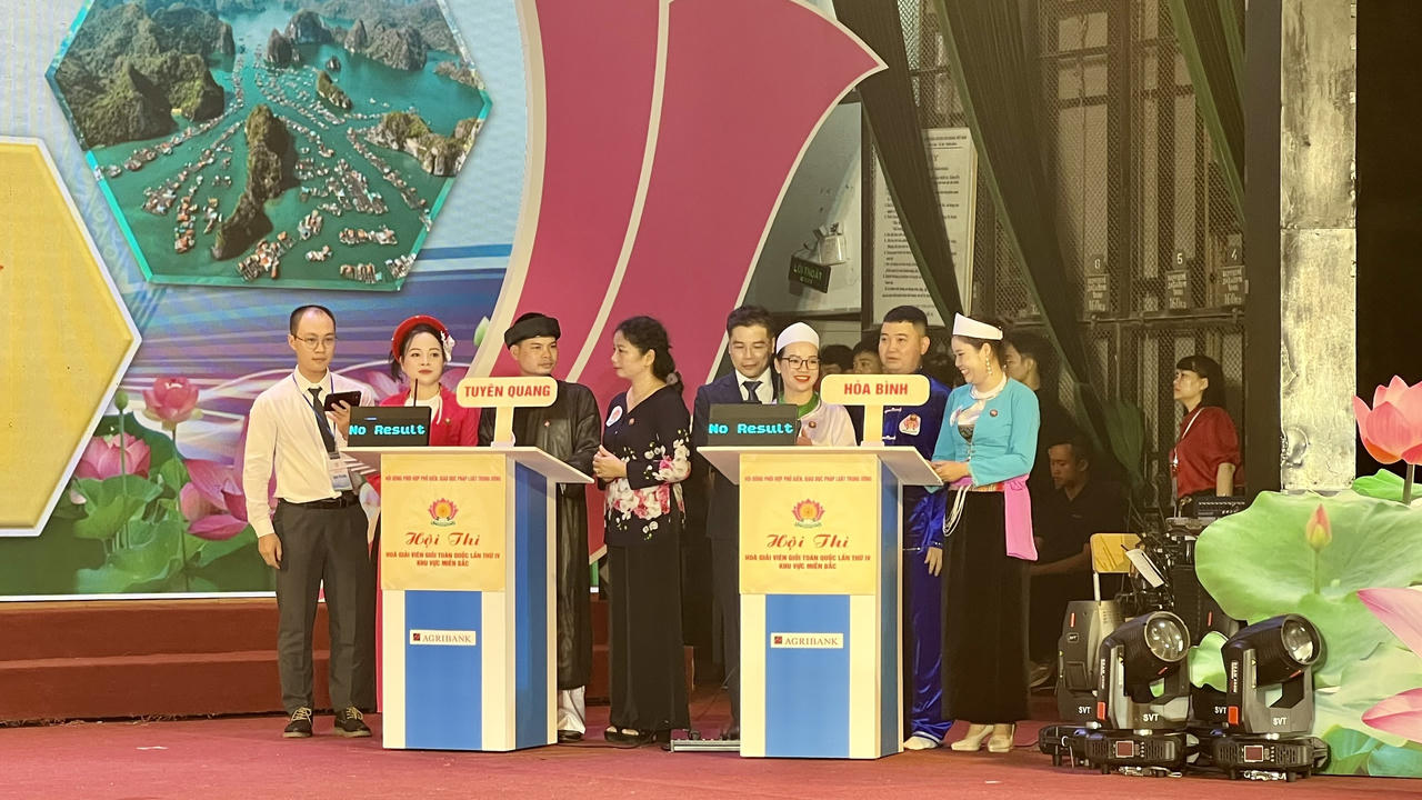 Sôi nổi các phần thi Hoà giải viên giỏi tại vòng loại miền Bắc