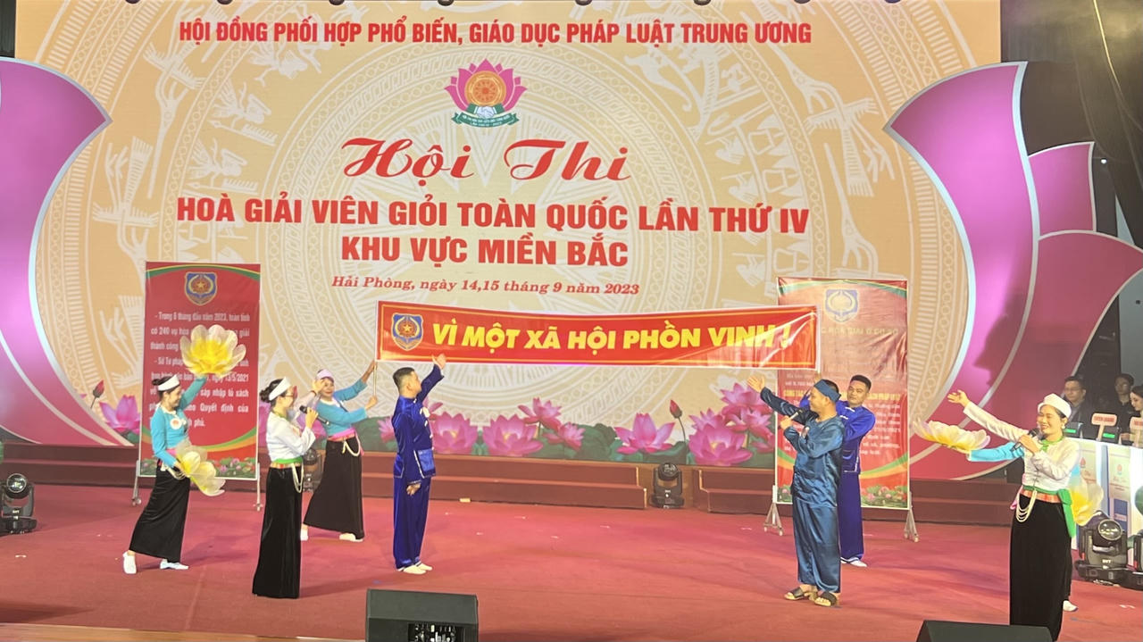 Sôi nổi các phần thi Hoà giải viên giỏi tại vòng loại miền Bắc