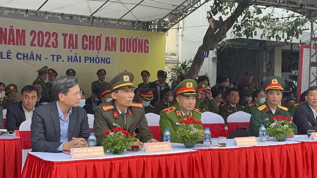 1.000 người tham gia diễn tập phòng cháy chữa cháy tại chợ An Dương