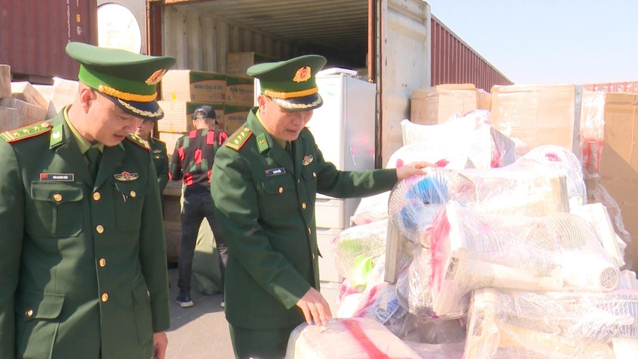 Liên tiếp bắt giữ các vụ vận chuyển hàng hóa trái phép qua cửa khẩu cảng Hải Phòng