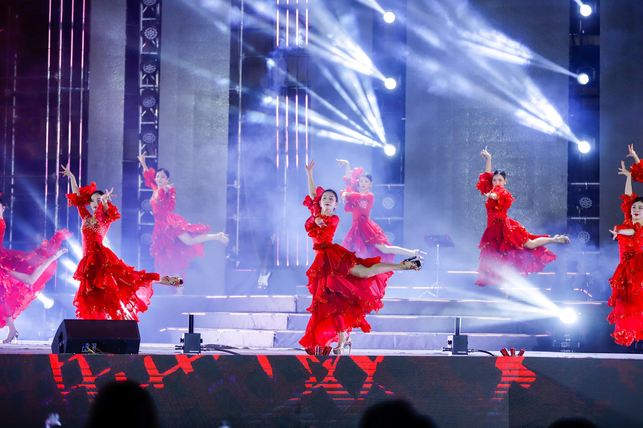 Rực rỡ chương trình nghệ thuật “Hải Phòng chào năm mới 2024”