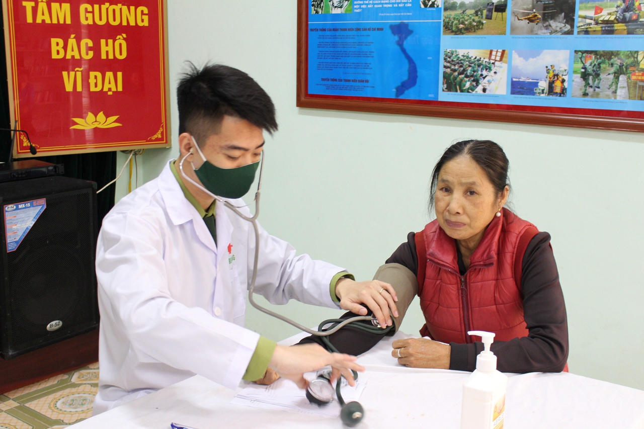 Xuân Biên phòng ấm lòng dân vùng biên giới biển ở Hải Phòng