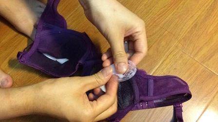 Phát hiện chất lạ trong áo lót ngực mua tại chợ Đông Kinh