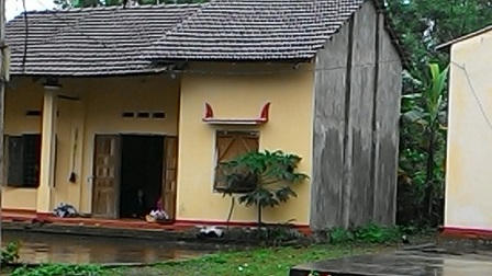 Theo "ông chú" lên đồi vắng tìm chồng, thiếu phụ bị  hãm hiếp