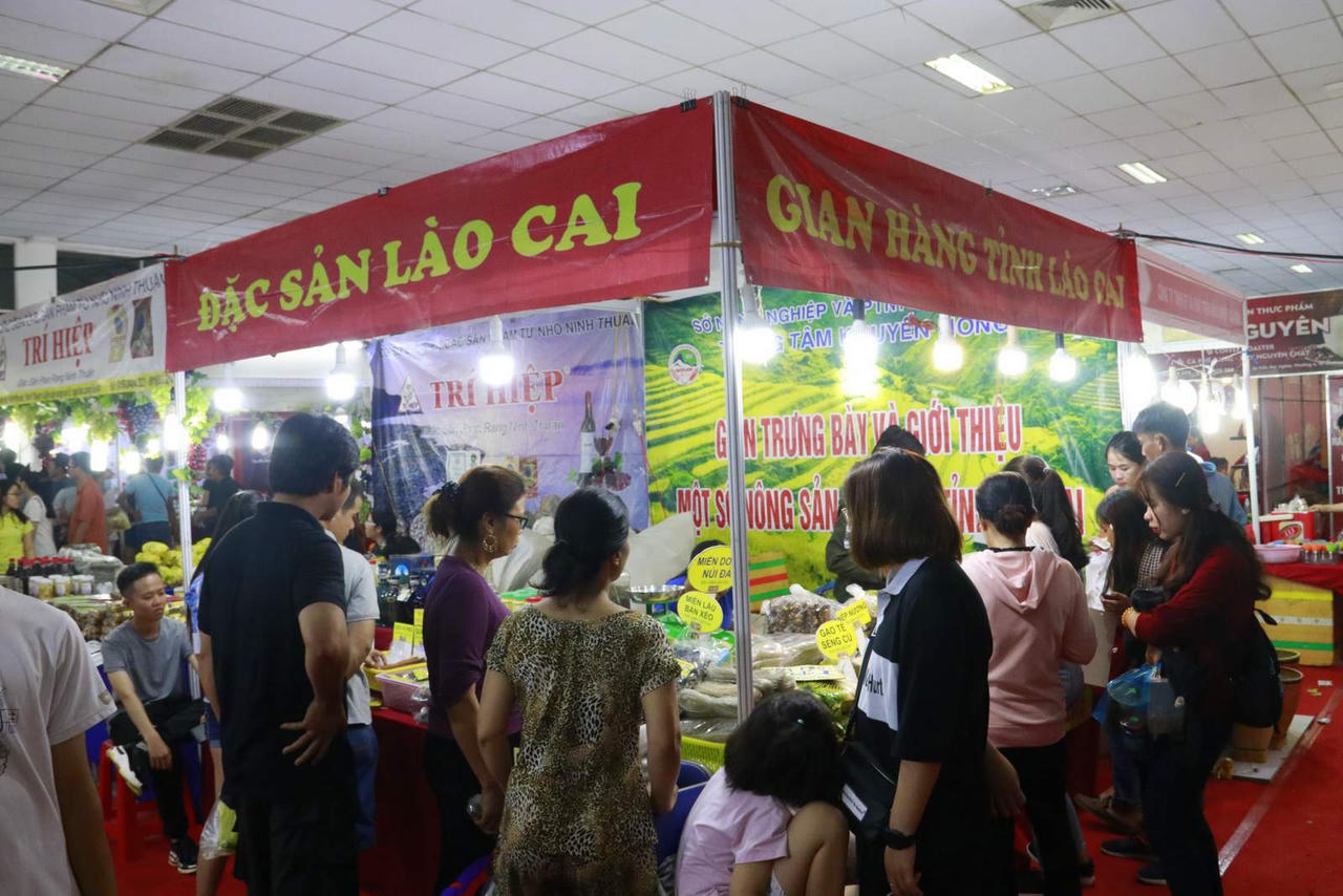 Khai mạc Lễ hội bánh dân gian Nam Bộ lần VIII