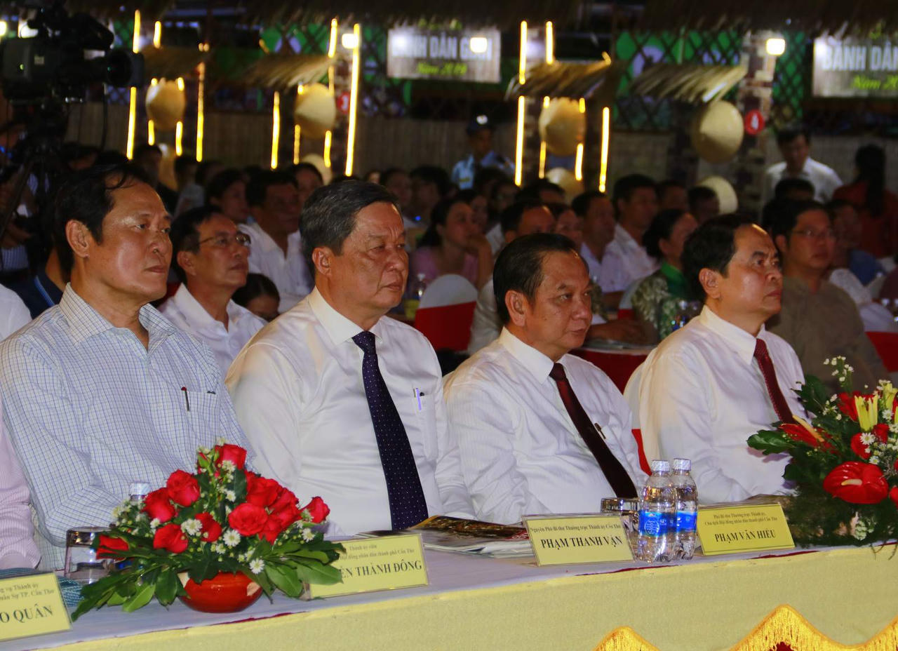 Khai mạc Lễ hội bánh dân gian Nam Bộ lần VIII