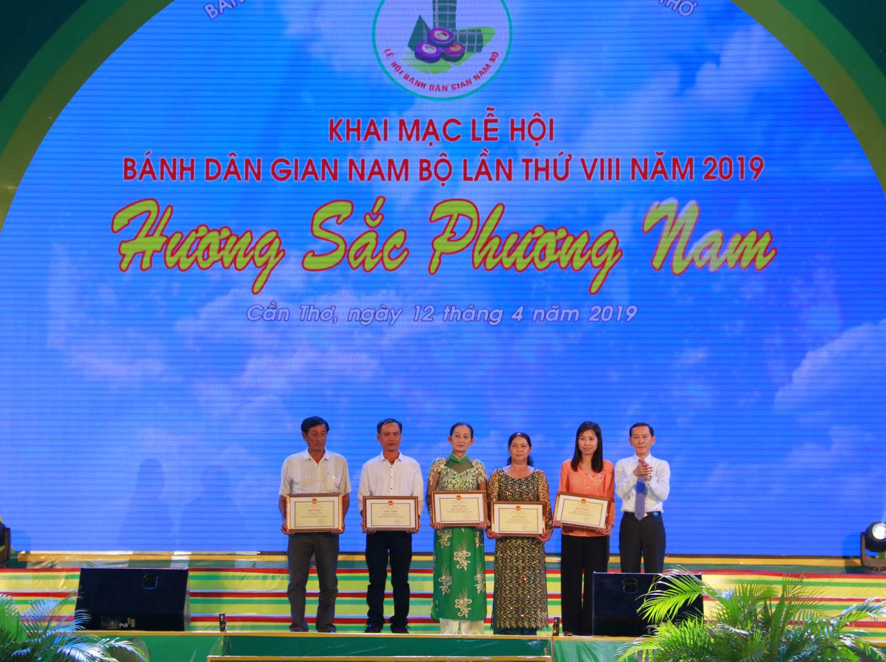 Khai mạc Lễ hội bánh dân gian Nam Bộ lần VIII