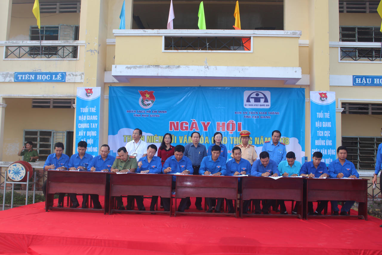 Hậu Giang: Không ngừng nâng cao nhận thức người dân đảm bảo trật tự, an toàn giao thông