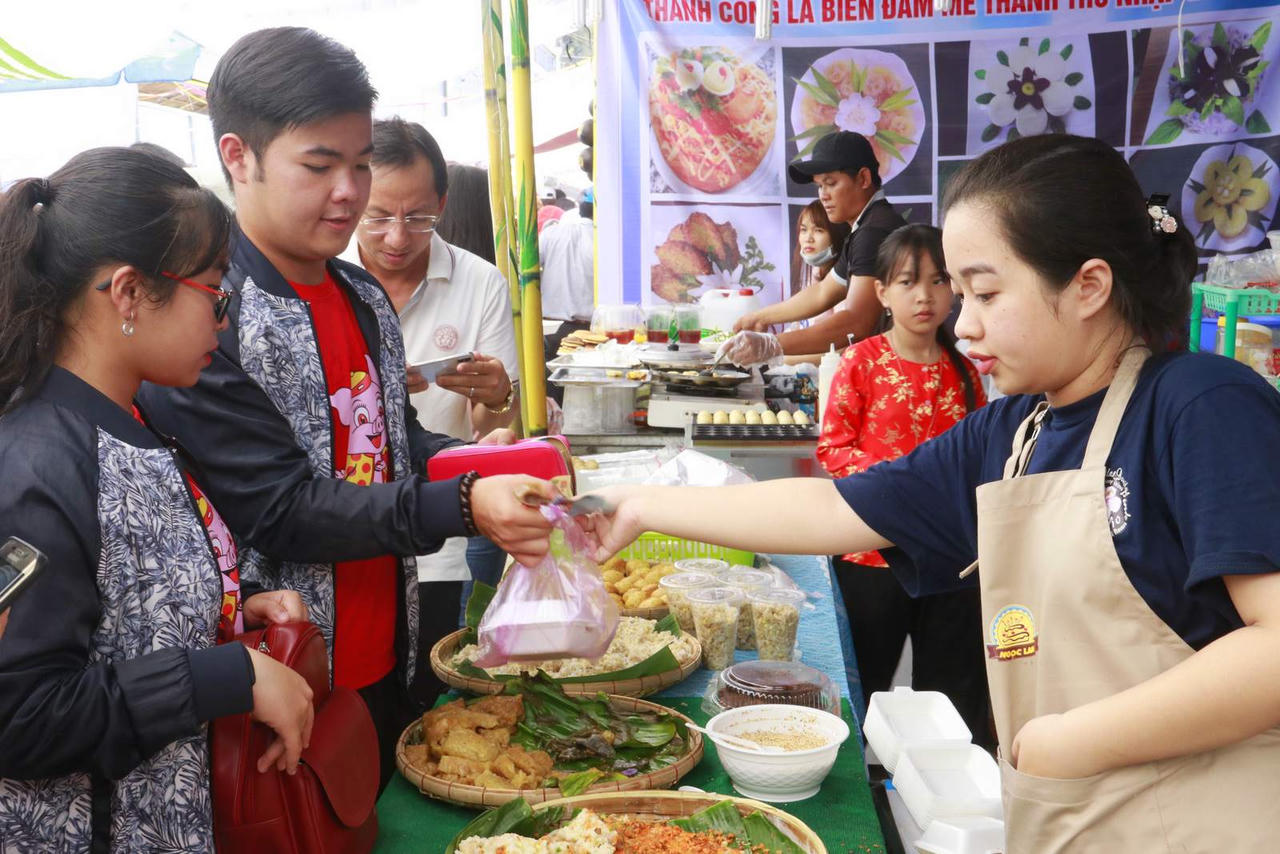 “Đánh thức” thị trường, “mở đường” cho bánh dân gian Nam Bộ