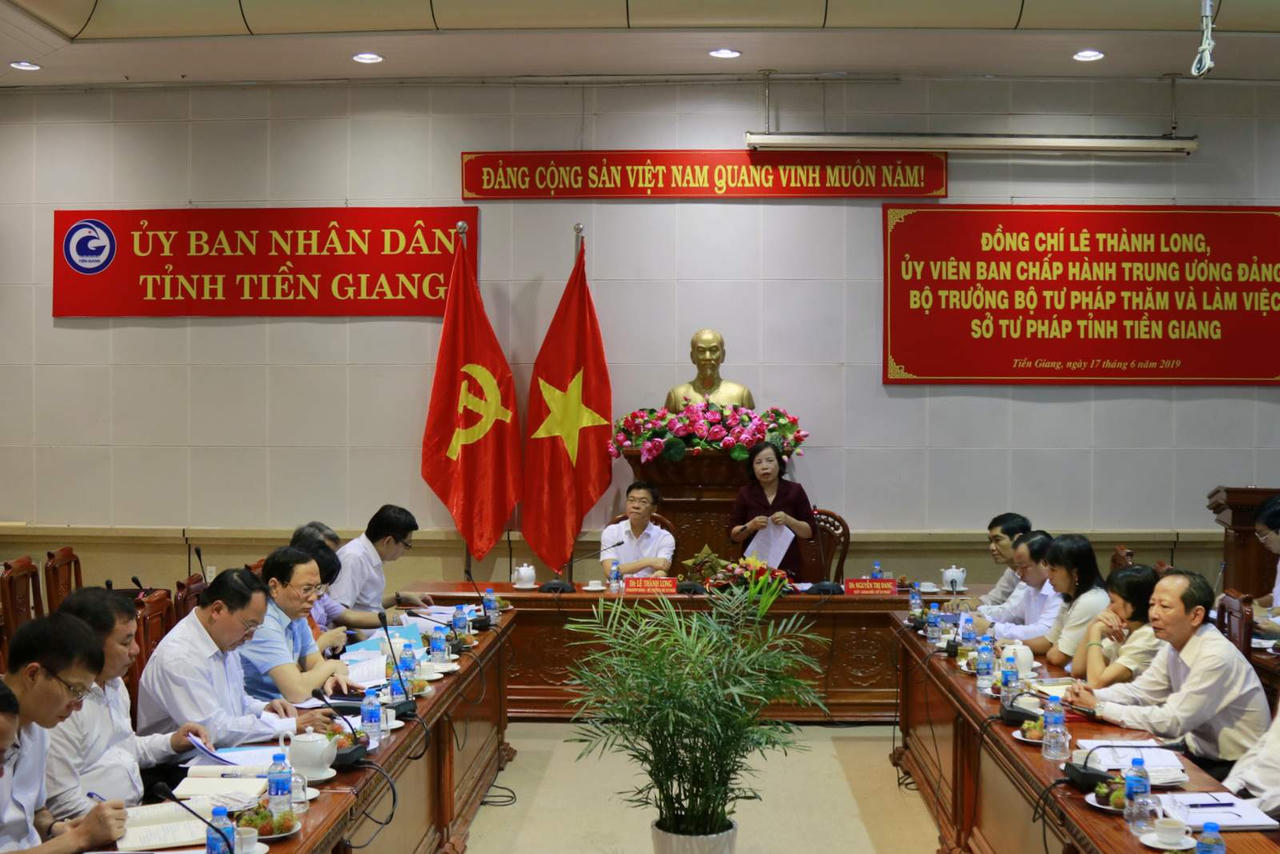 Bộ trưởng Lê Thành Long làm việc với Sở Tư pháp Tiền Giang