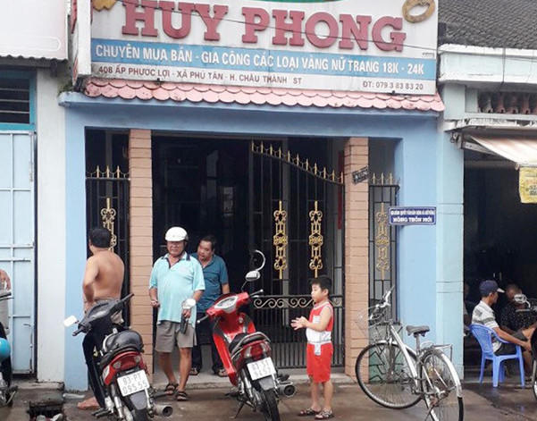 Chủ tiệm kim hoàn trình báo mất số lượng lớn vàng