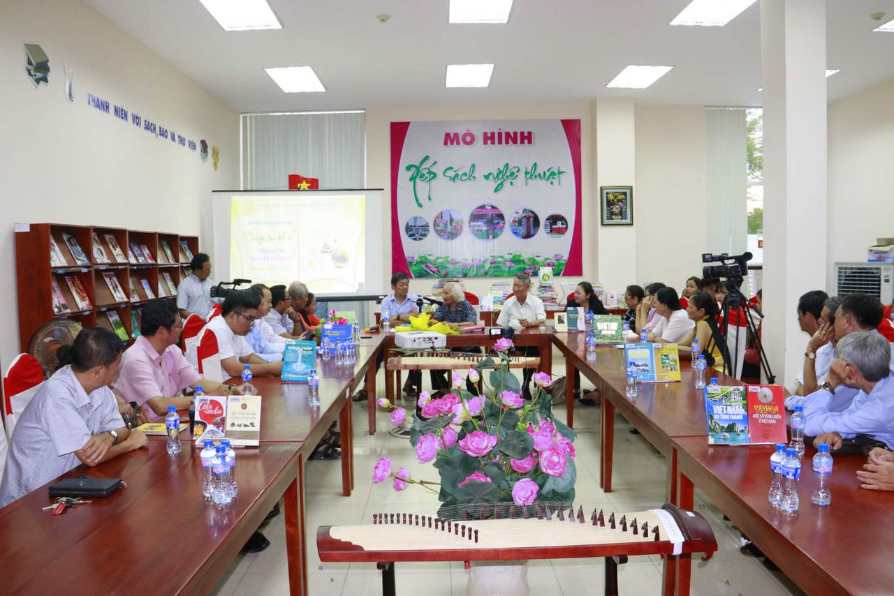 Nhạc sư Vĩnh Bảo kể chuyện cũ đất Sen hồng