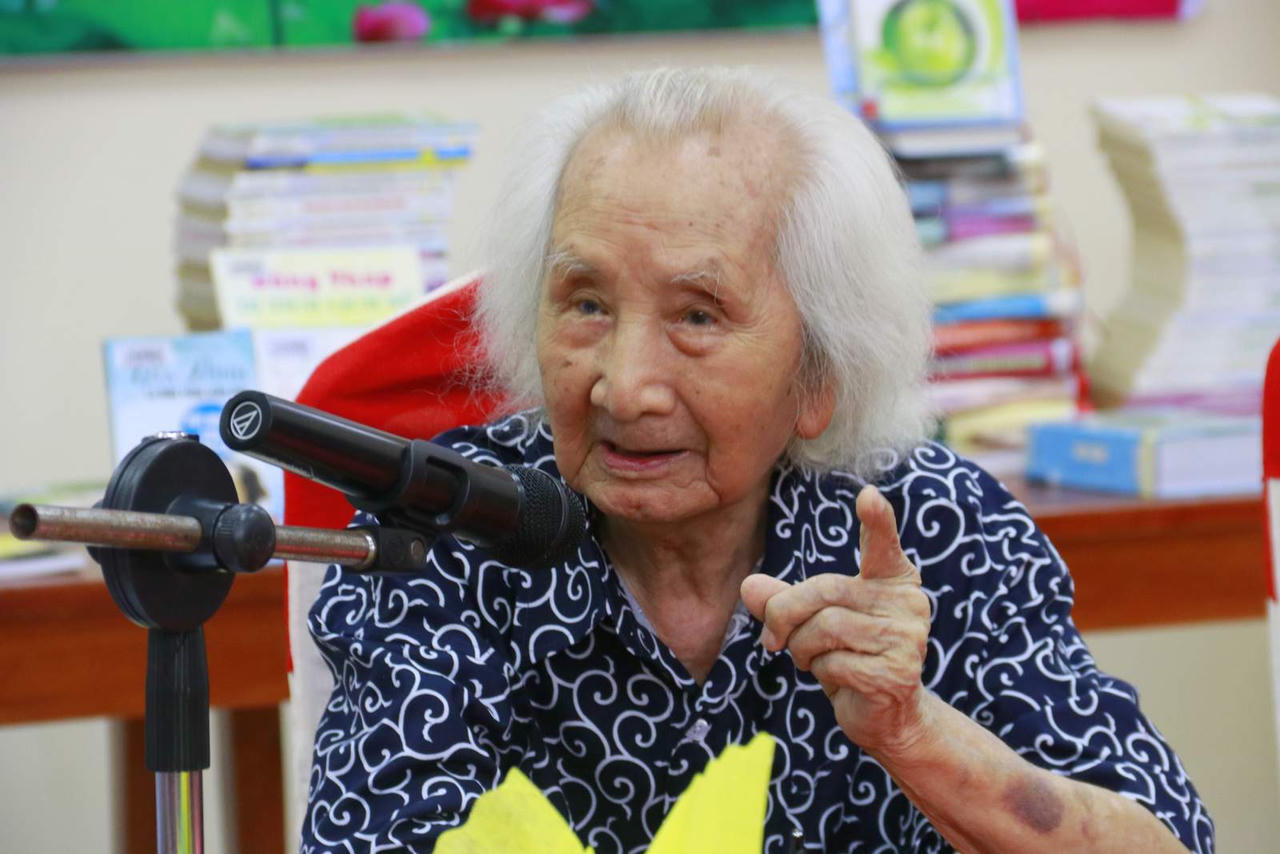 Nhạc sư Vĩnh Bảo kể chuyện cũ đất Sen hồng