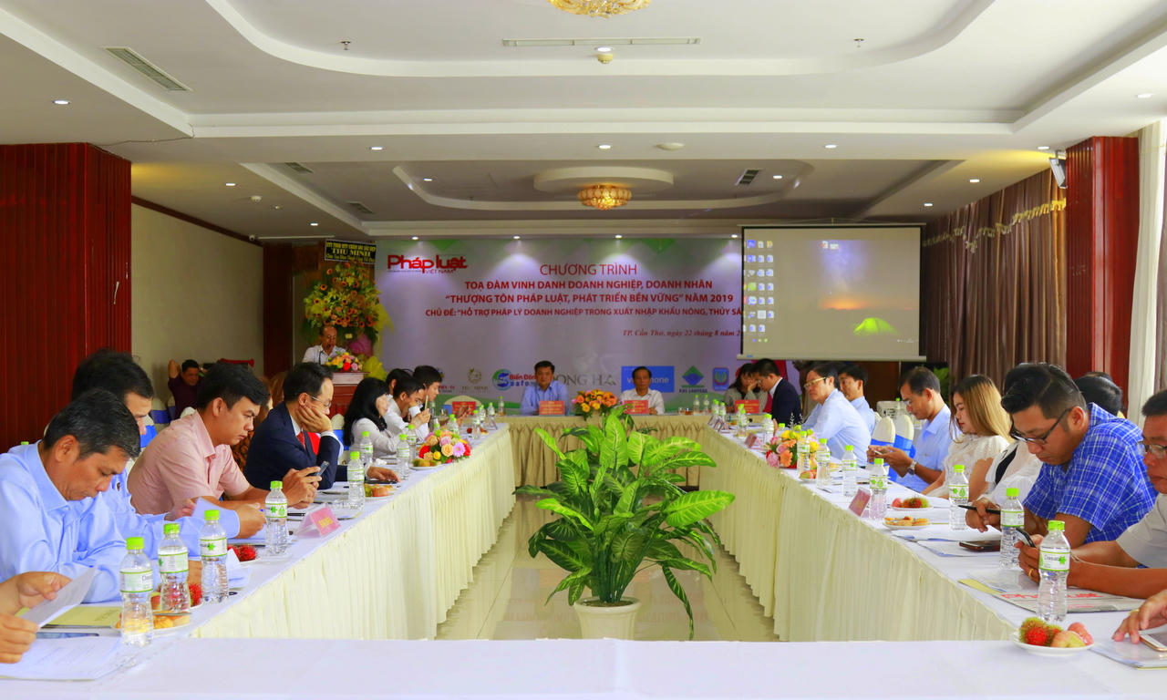 Báo PLVN chung tay 'tháo gỡ' pháp lý về xuất, nhập khẩu, 'tiếp sức' doanh nghiệp vùng ĐBSCL phát triển