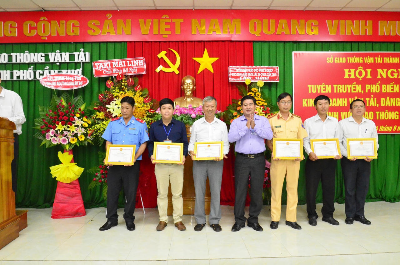 Cần Thơ:  Kịp thời phổ biến pháp luật trong hoạt động  kinh doanh vận tải