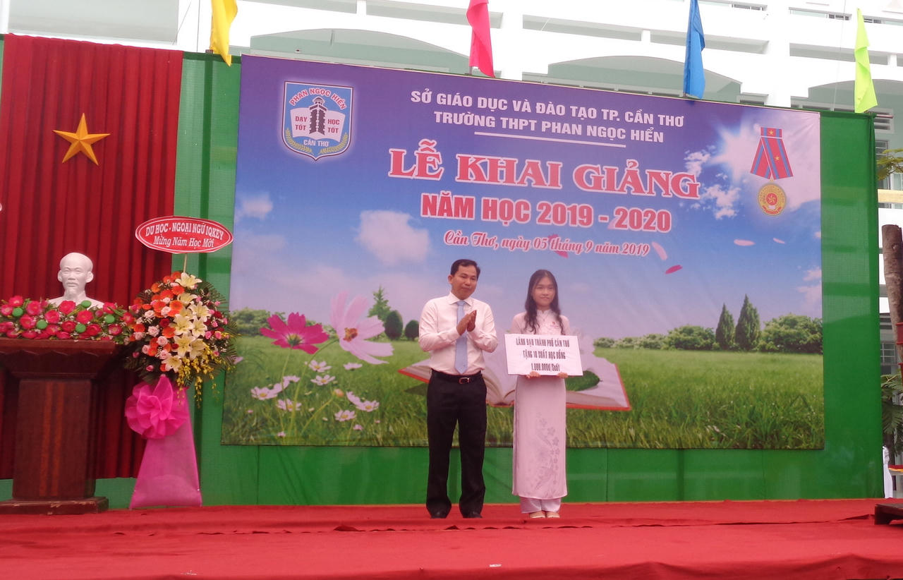 Gần 50 tỷ đồng phục vụ năm học mới cho học sinh Cần Thơ