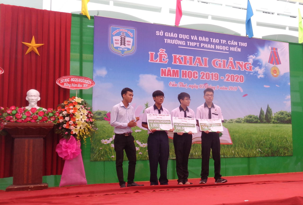 Gần 50 tỷ đồng phục vụ năm học mới cho học sinh Cần Thơ