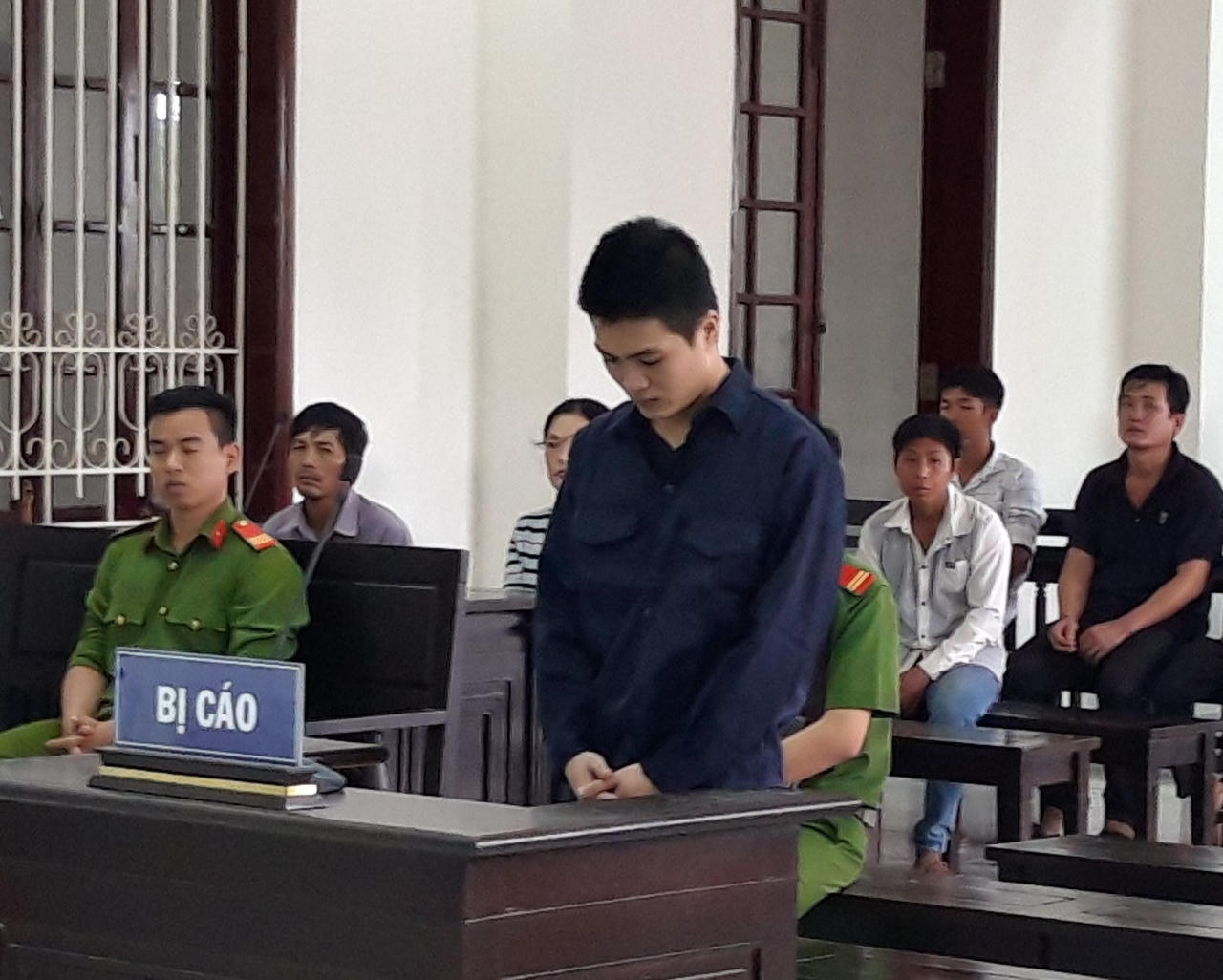 Đâm chết người đánh mình, nam thanh niên lĩnh 9 năm tù giam