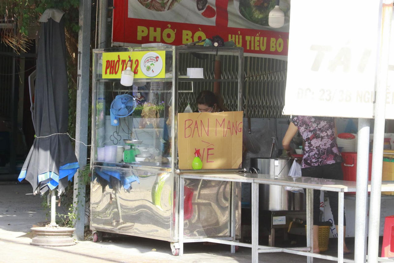 Người dân Cần Thơ được ra ngoài tập thể dục, cửa hàng ăn uống được phép bán mang đi 