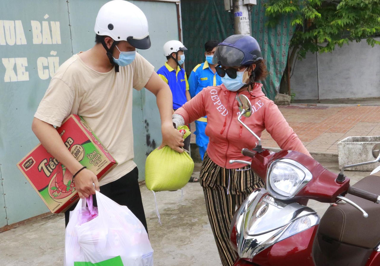 Cần Thơ ra quân lập chốt kiểm tra người dân ra vào quận trung tâm 