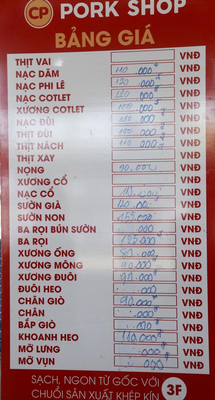 Người dân Cần Thơ yên tâm với điểm bán hàng thiết yếu giá bình ổn 