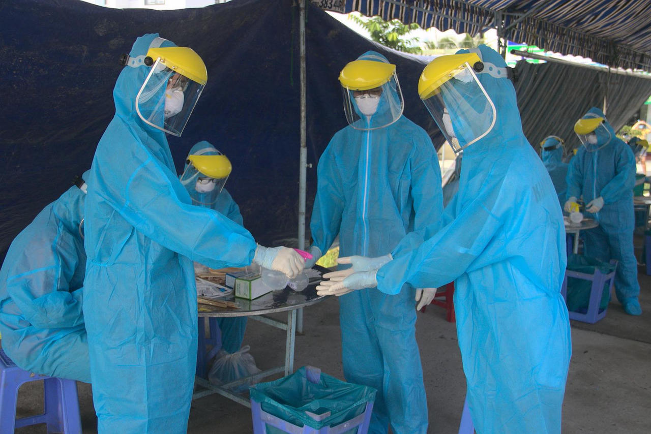 Cần Thơ: Đảm bảo an toàn khi lấy mẫu xét nghiệm sàng lọc COVID-19 